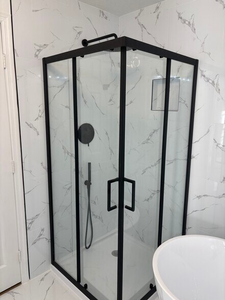 Building Photo - 501 Knights Run Ave