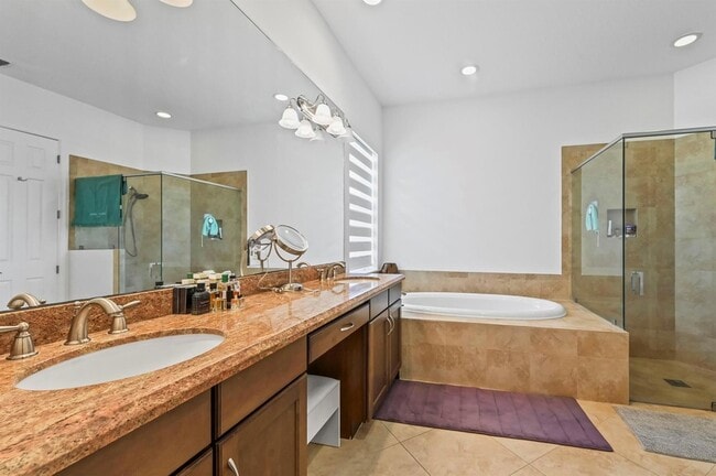 Building Photo - 2350 Bellarosa Circle