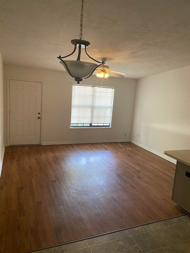 Building Photo - 214 White Dr