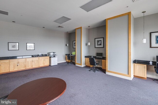 Building Photo - 414 Water St