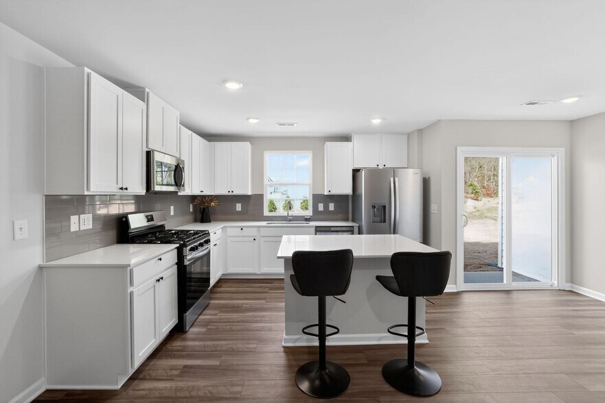 Building Photo - 1406 Cattleman Acres Dr