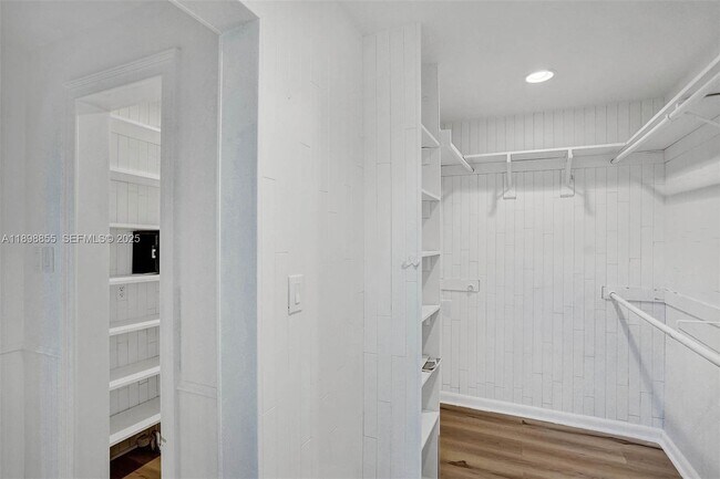 Building Photo - 2120 SW 28th Way