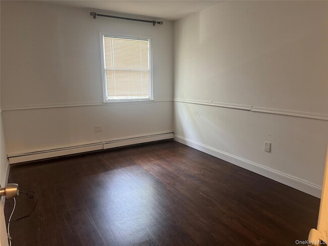 Building Photo - 15649 76th St Unit 2