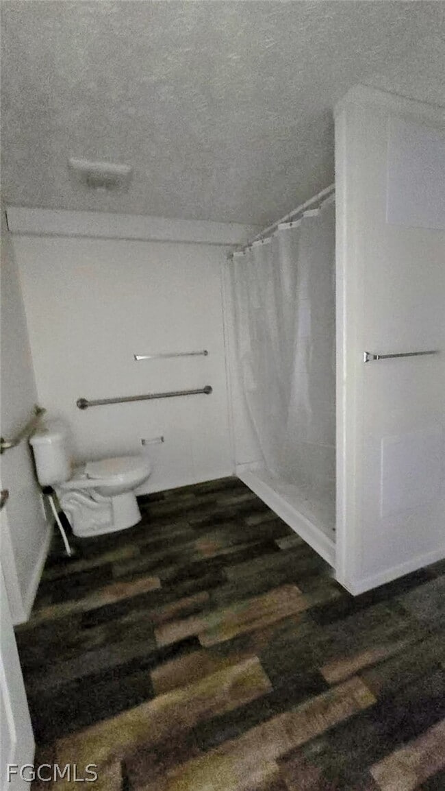 Building Photo - 4850 Pioneer 16th St