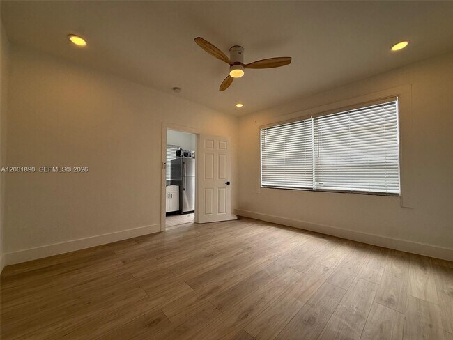 Building Photo - 12906 NE 6th Ave