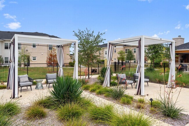 Building Photo - 1101 Halsey Dr