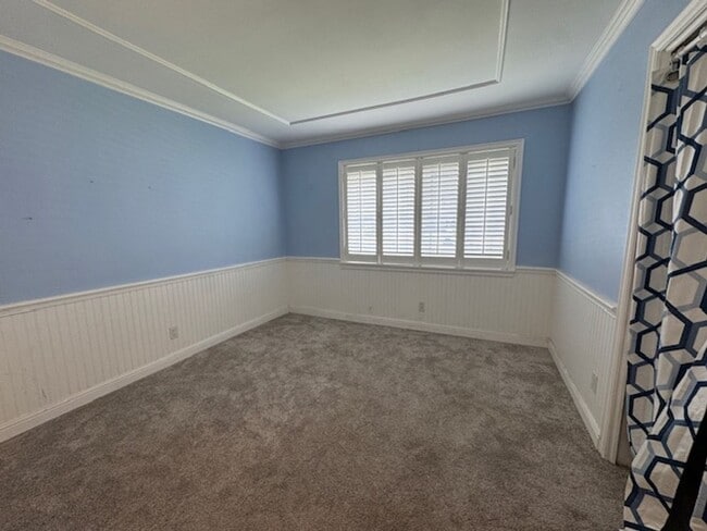 Building Photo - One story home in Simi Valley