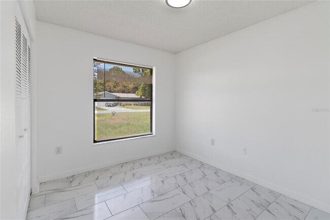 Building Photo - 406 Long Dr