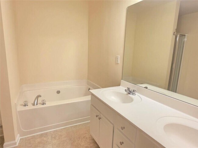 Building Photo - 1693 Southgate Mill Dr