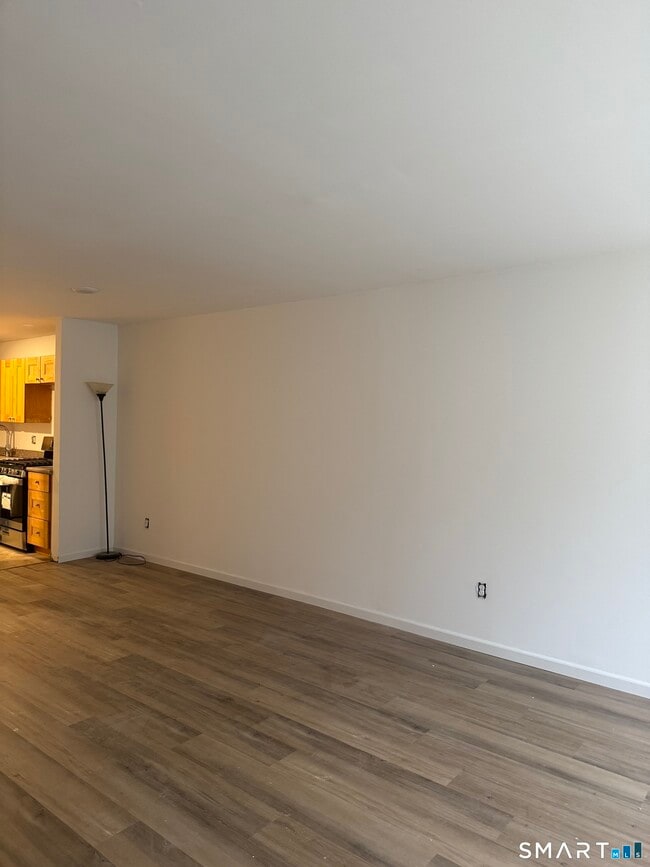 Building Photo - 15 Greenwich Ave