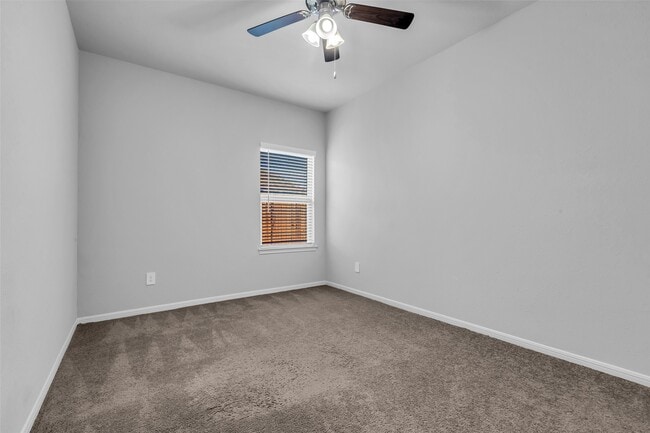 Building Photo - 935 Golden Willow Ln