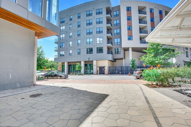 Building Photo - 1701 Simond Ave Ave