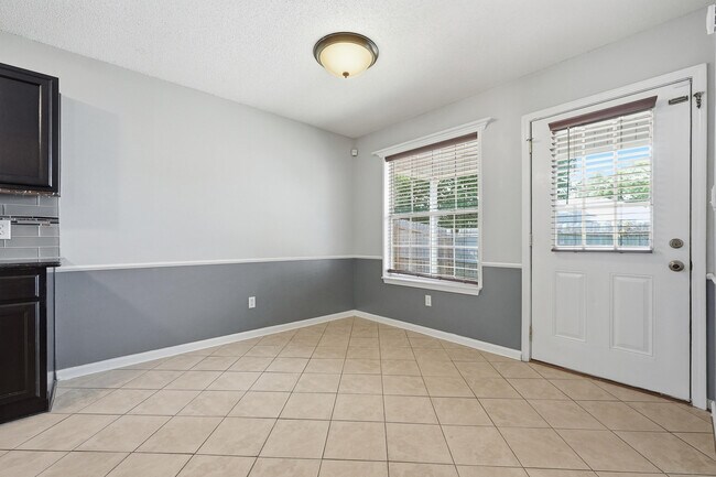 Building Photo - 955 Pacific Silver Ct