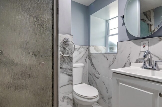 Building Photo - Modern Luxury in the Heart of Grays Ferry