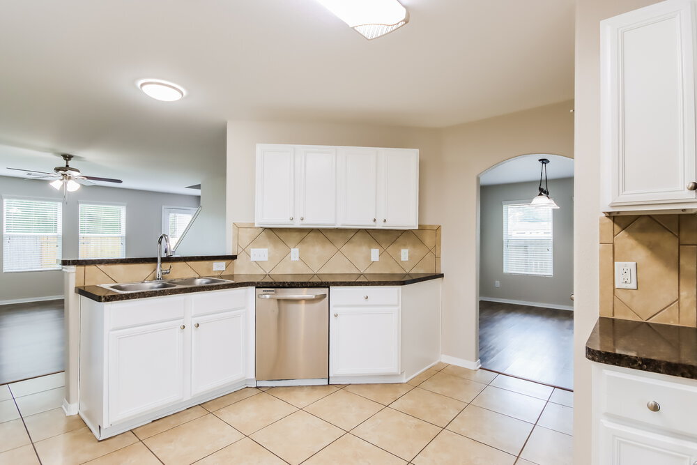 Building Photo - 16779 Warbler Dr