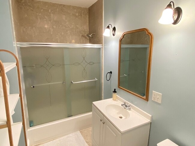 Building Photo - 99 Fellsway W