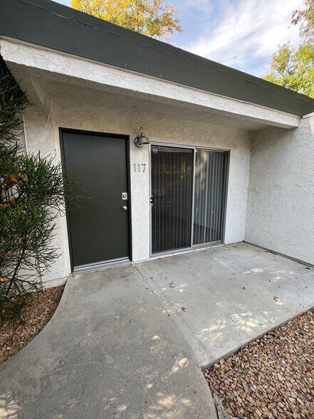 Building Photo - Individual Bungalows: All 1 bedroom/ 1 bath units all with LARGE PRIVATE YARDS.