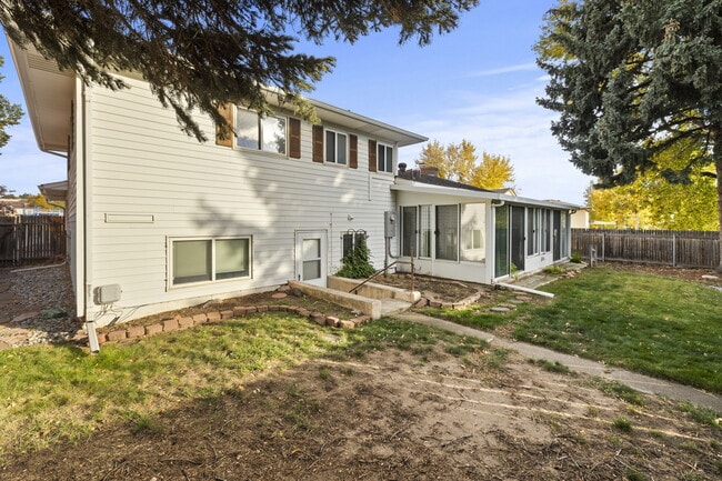 Building Photo - 2022 Northglen Dr