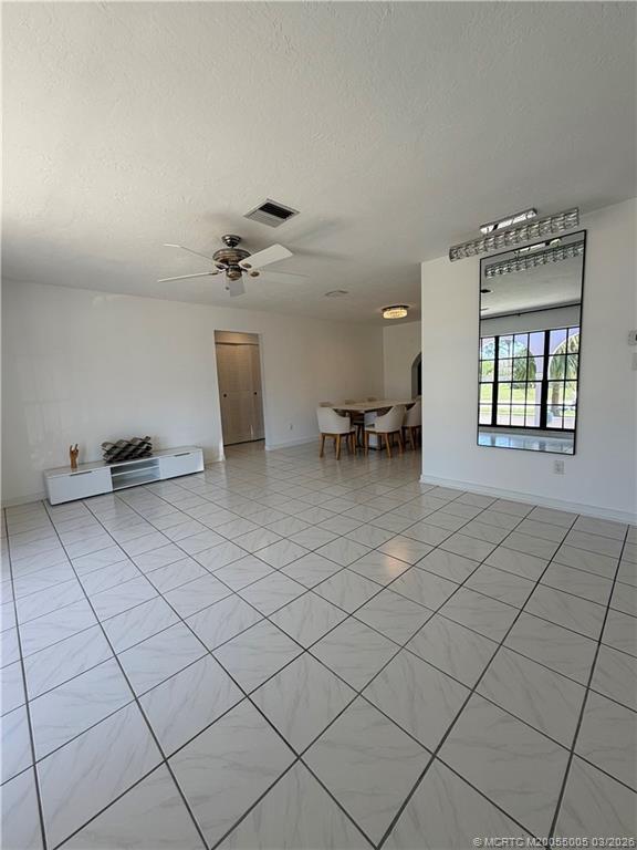 Building Photo - 761 SW Ravenswood Ln