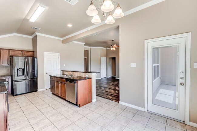 Building Photo - 7431 Amber Meadow Loop