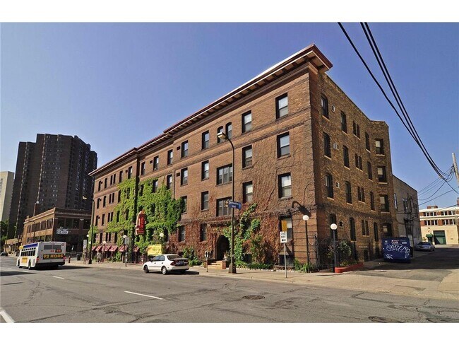 Building Photo - 11 S 12th St