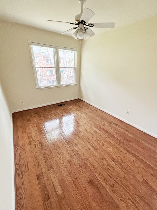Building Photo - 5107 Cliffhaven Dr