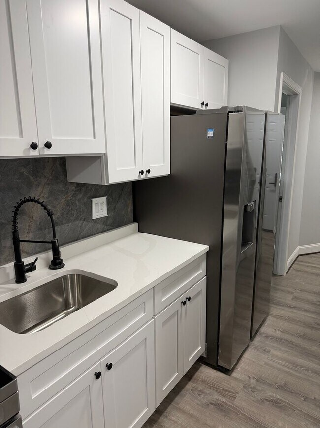 Building Photo - 3236 Lohrs Ln