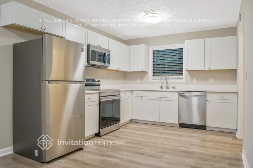 Building Photo - 4952 Needle Knob Ct