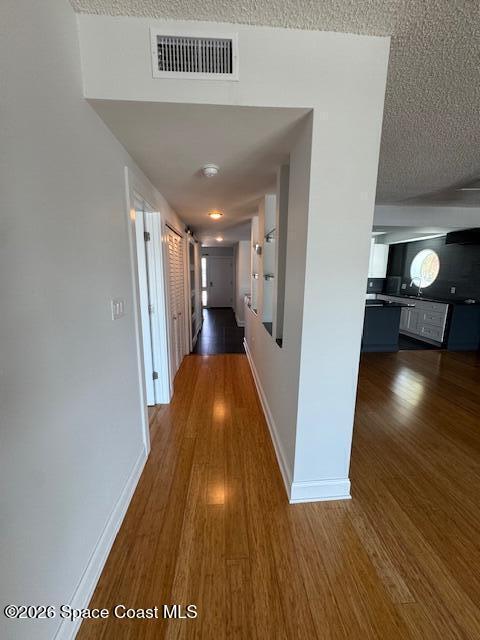 Building Photo - 1208 E River Dr