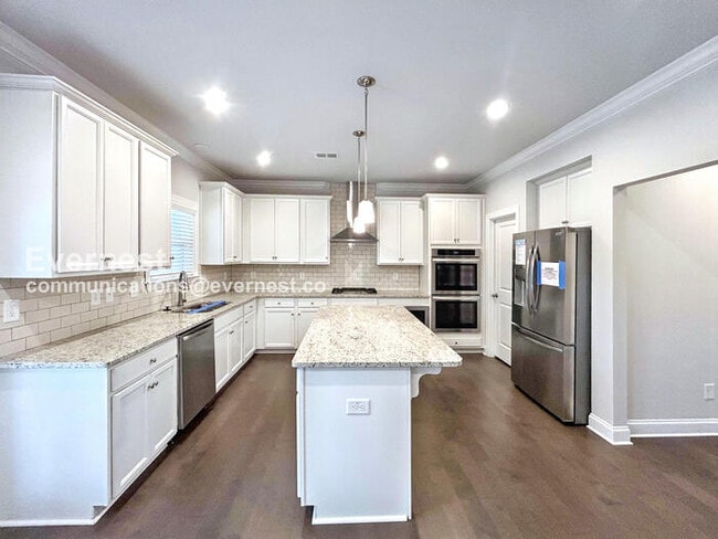 Building Photo - PROMO: Get $1000 OFF the first month’s rent when you sign the lease today! / 4 Bed/3.5 Bath Home ...