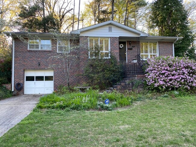 Primary Photo - 4657 Clairmont Ave