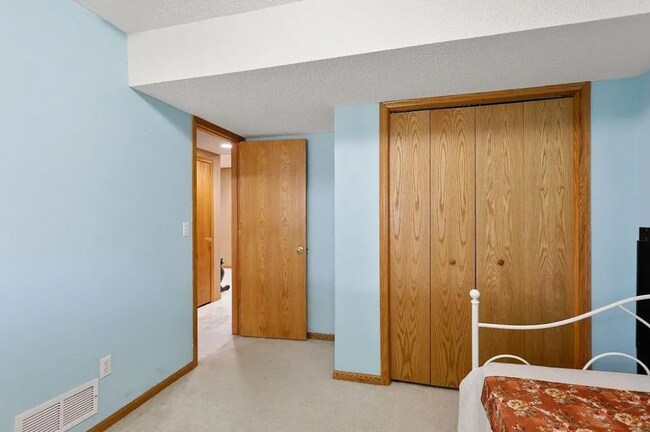 Building Photo - 2142 Groveland Way