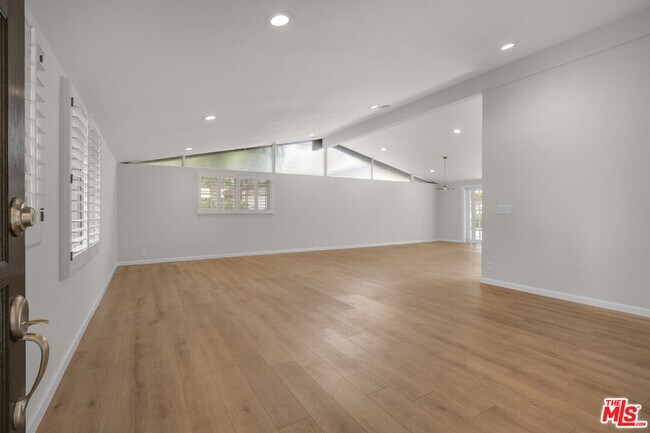 Building Photo - 4730 Cerrillos Dr