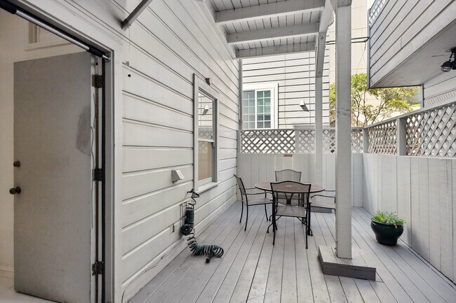 Building Photo - 1406 Post St