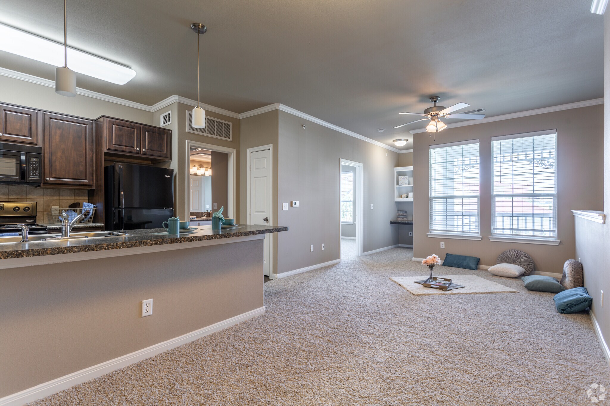 1BR, 1BA - 792SF - Summer House Apartments