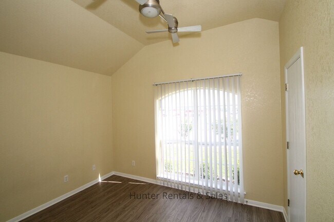 Building Photo - Awesome Three-Bedroom Across From Maxdale ...