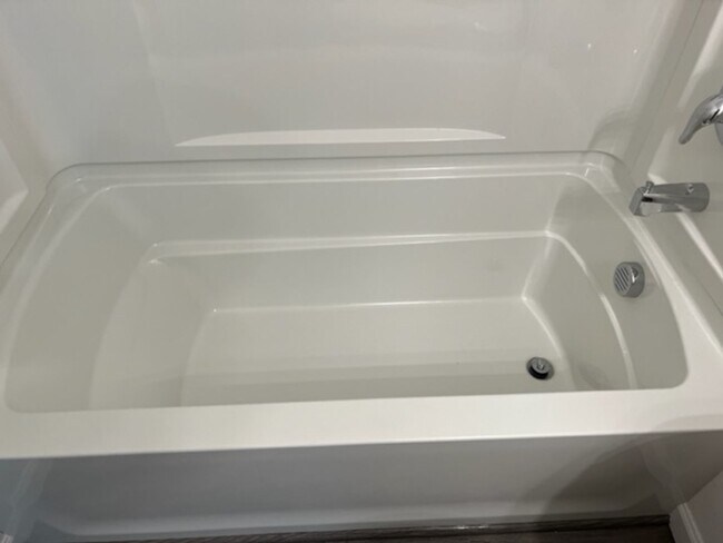 Building Photo - 192 S Church St