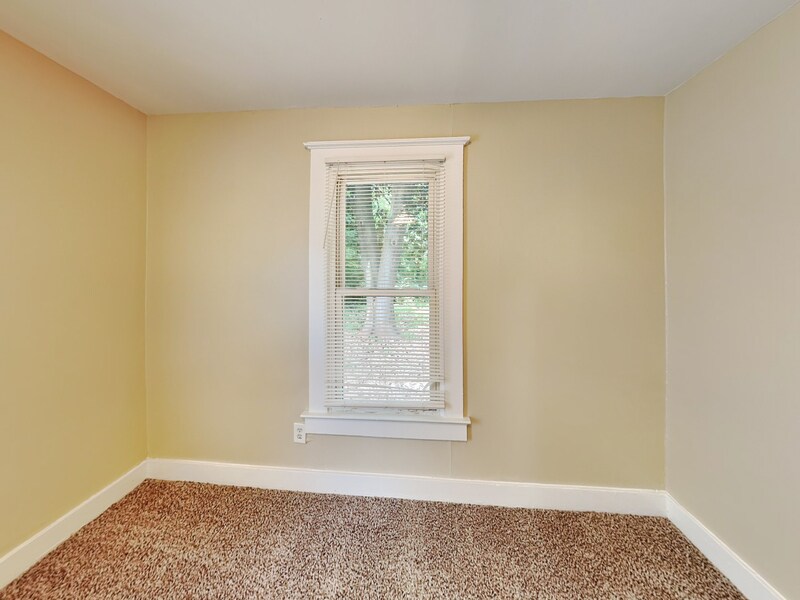 Building Photo - 2497 Lakewood Ave SW