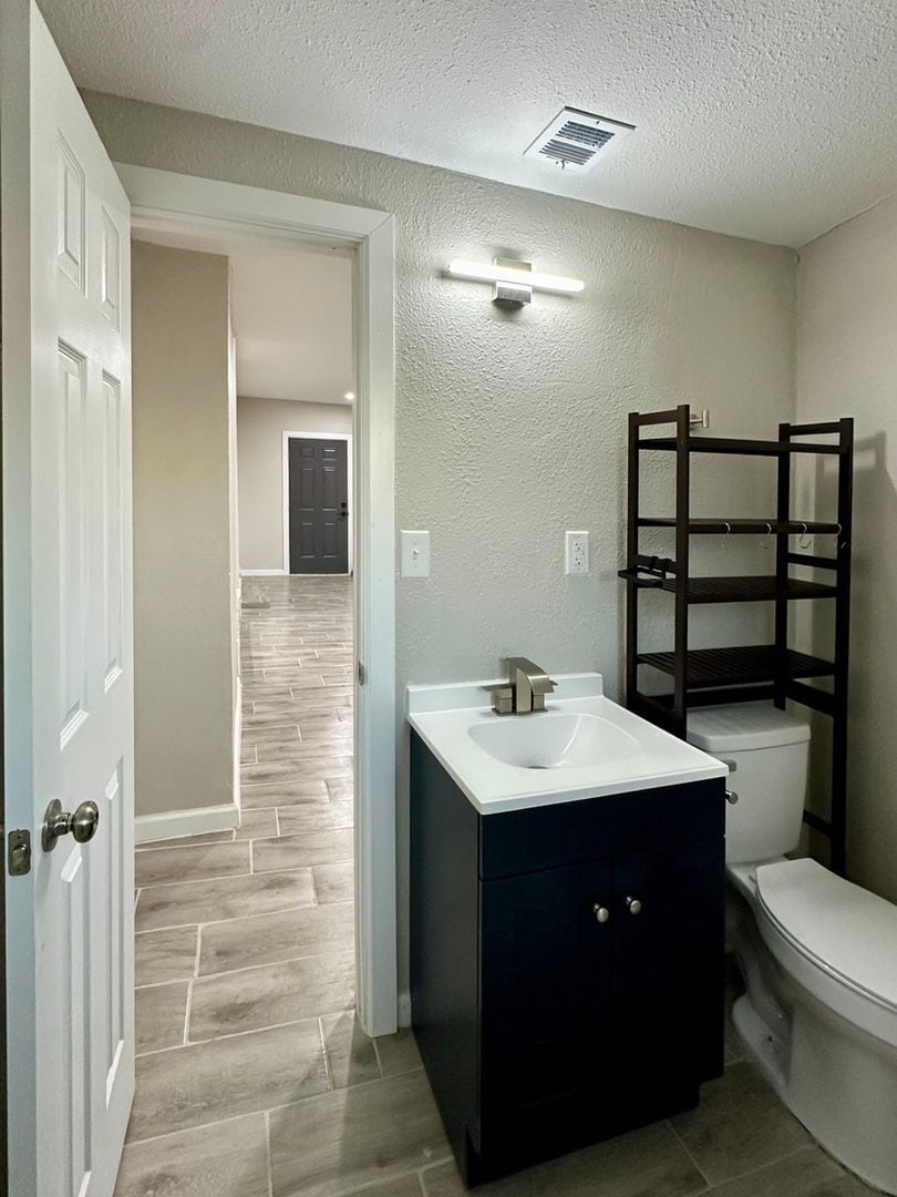 Building Photo - 101 N Seville Dr