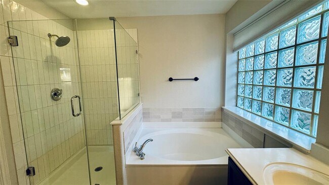 Building Photo - 1505 Shady Hillside Pass