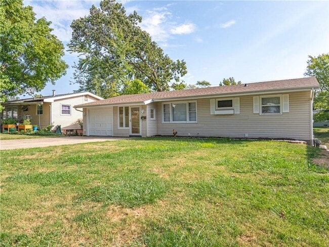 Building Photo - 40 Glenview Dr