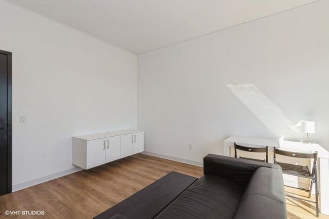 Building Photo - $1,699 | 1 Bedroom, 1 Bathroom Furnished A...