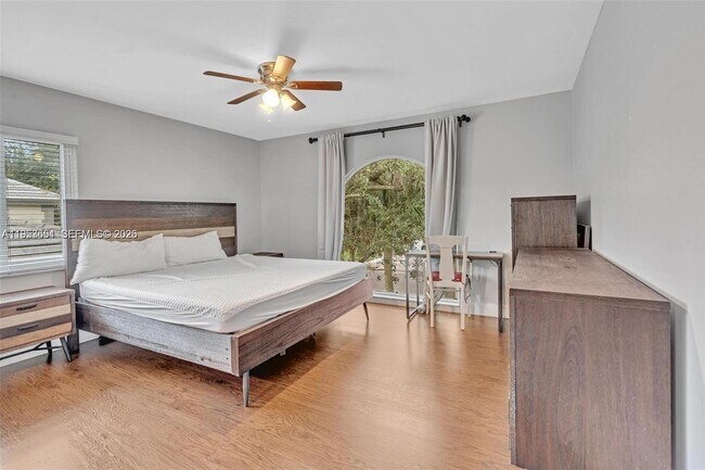 Building Photo - 10301 Panama St