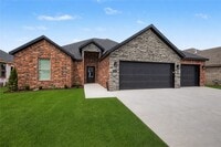 Building Photo - 2102 Dagan St