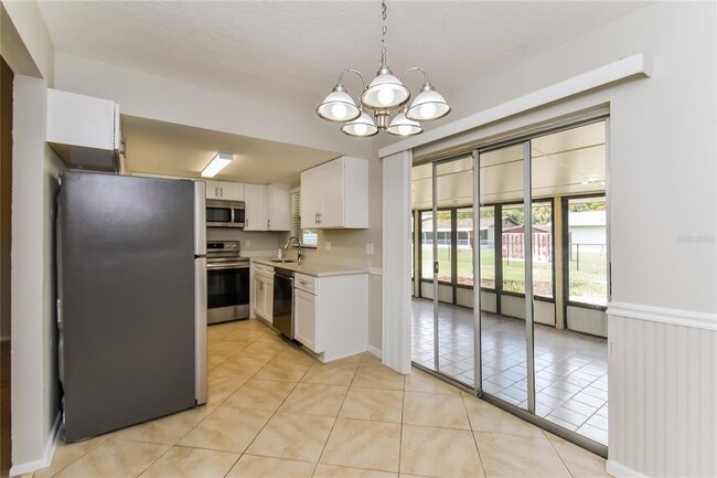 Building Photo - 903 Ashwood Ct