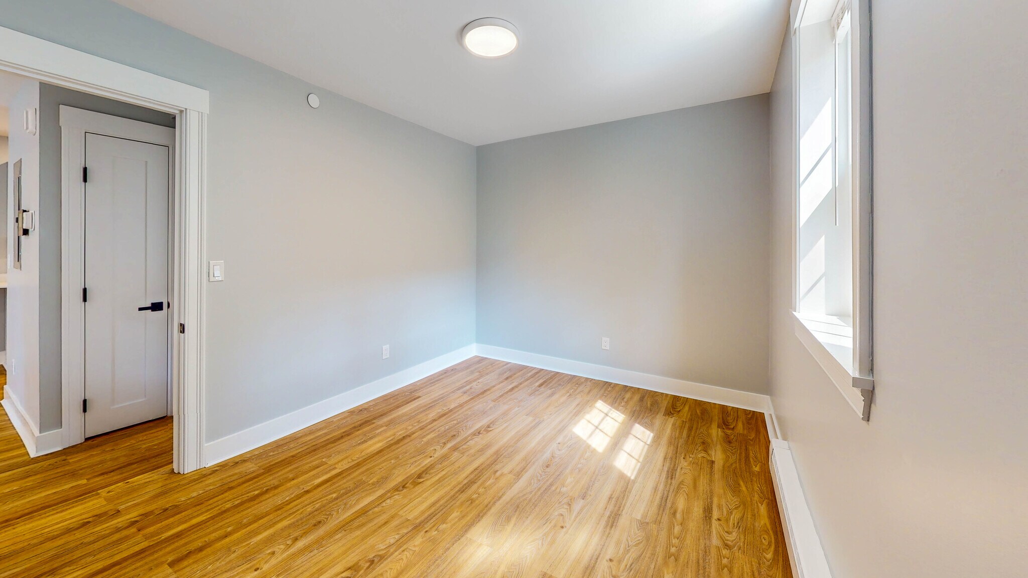 Building Photo - 131 Sherman St