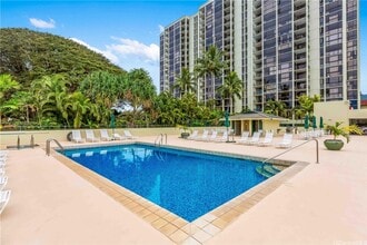 Building Photo - Beautiful 1 Bedroom 1 Bath unit Located in...