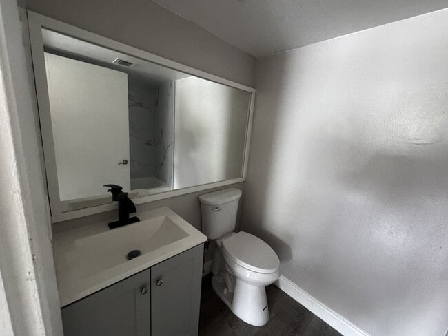 Building Photo - 5780 Rock Island Rd