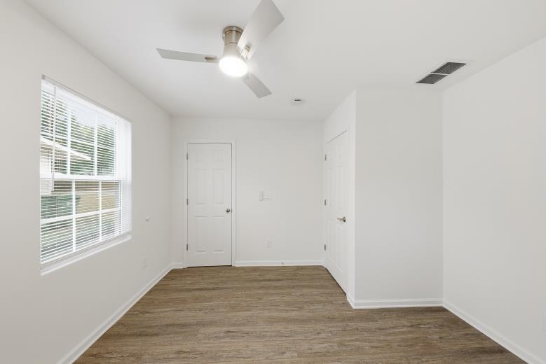 Building Photo - Room in House on Lincoln St SW