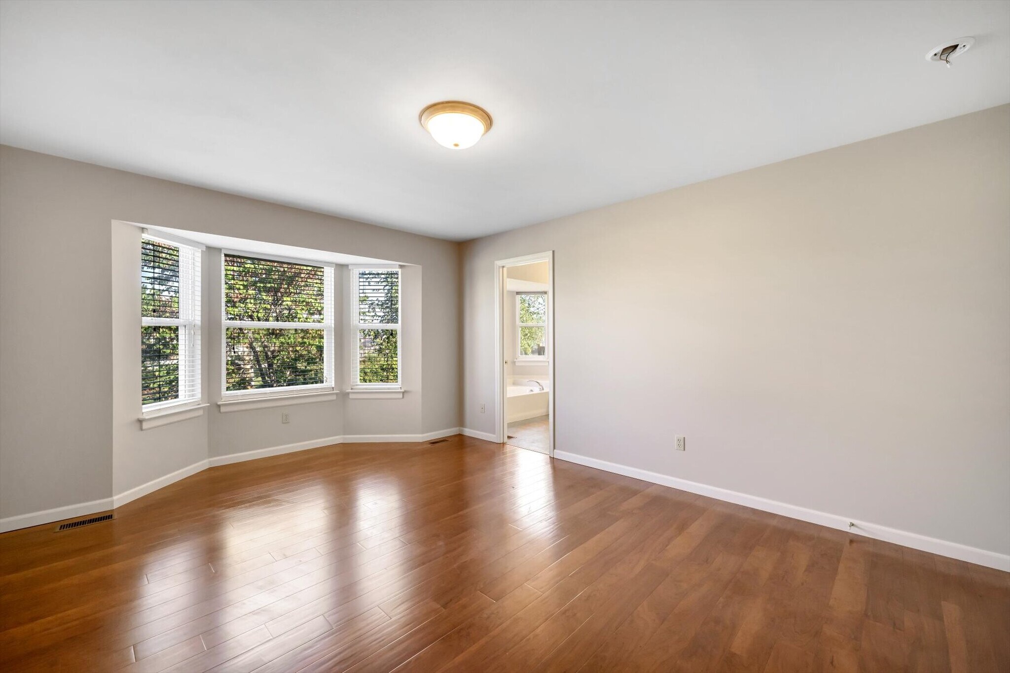 Building Photo - 1583 Briarchase Dr